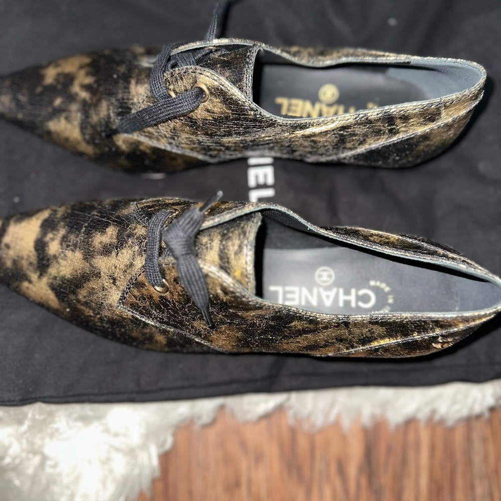 Chanel pointe toe loafers 38 1/2 brand new authentic interlocking CC Logo